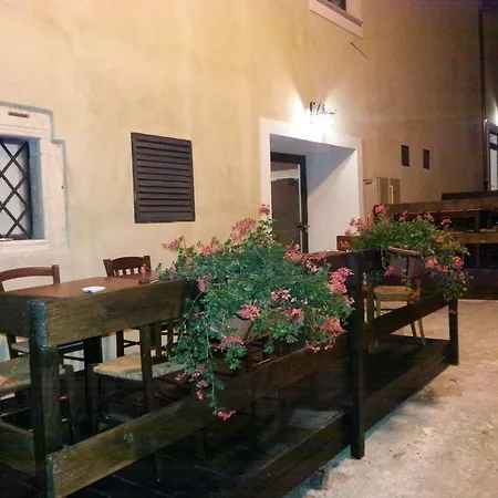 Il Vicoletto LʼAquila